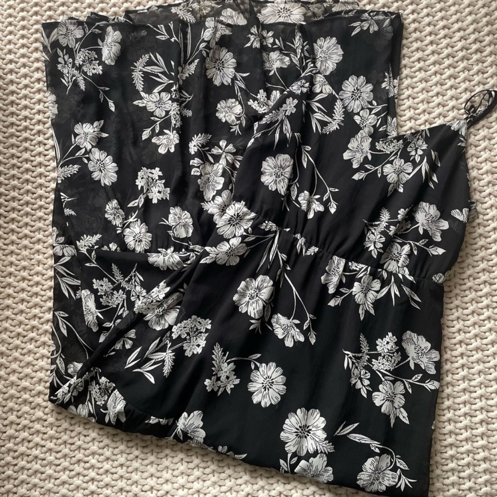 J. Crew Mercantile Tiered Black White Floral
Maxi Dress